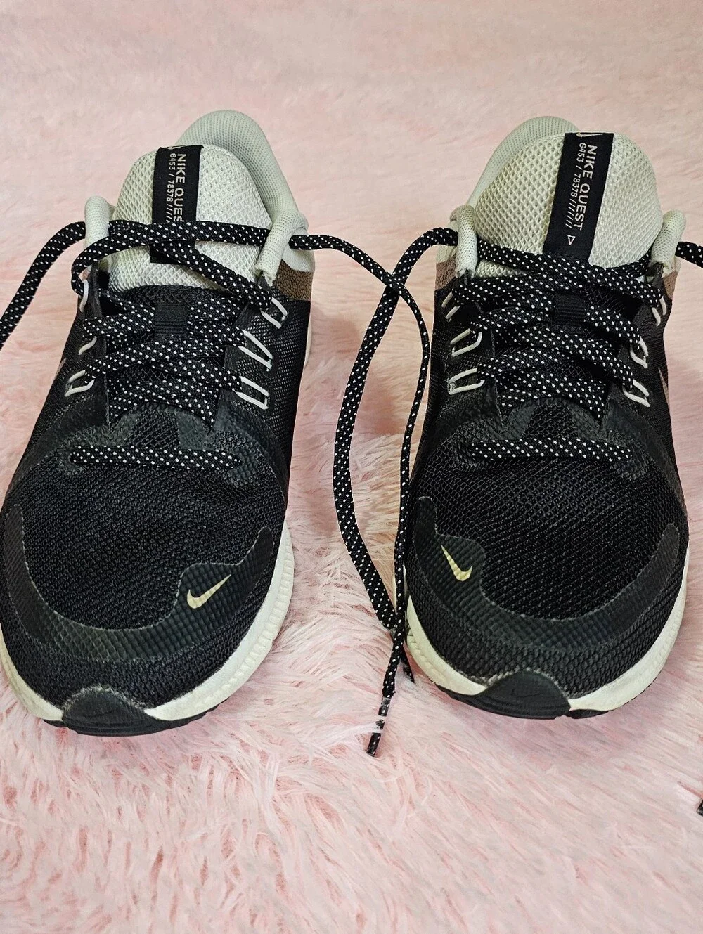 Sz7 Women Nike Quest 4 Premium Running Shoes Black Metallic Copper Coin Sneakers